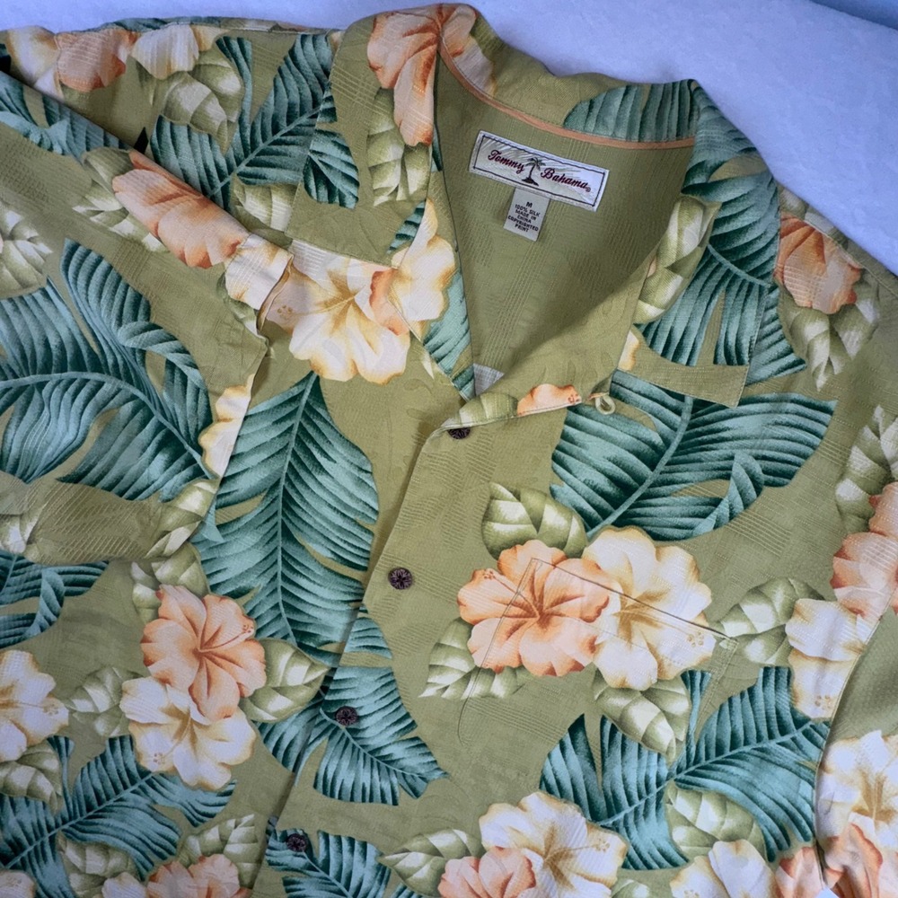 Tommy Bahama Button Down Shirt Mens Medium Green Silk Tropical Hibiscus Floral